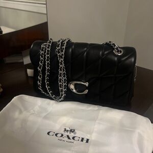 NEVER WORN COACH Tabby Black Quilted Shoulder Bag with Silver Chain